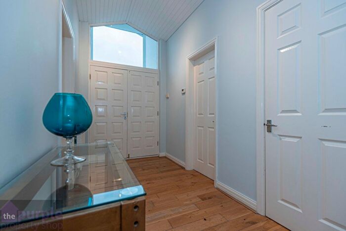3 Bedroom Detached Bungalow For Sale In Grizedale Close, Bolton, BL1
