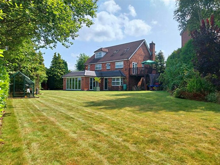 4 Bedroom Detached House For Sale In Vale View, Cheddleton, Staffordshire Moorlands, ST13