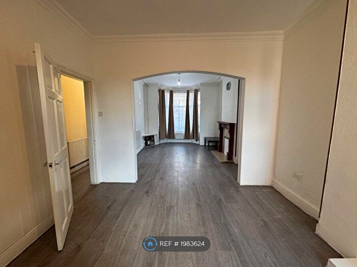 3 Bedroom Terraced House To Rent In Bearwood Road, Smethwick, B66