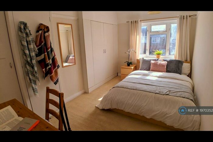 3 Bedroom Semi-Detached House To Rent In Freeburn Causeway, Coventry, CV4