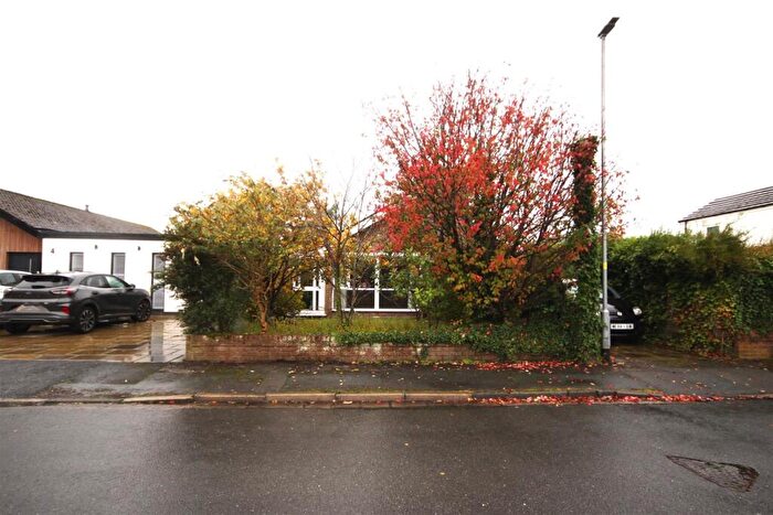 3 Bedroom Detached Bungalow For Sale In Hallmoor Close, Aughton, Ormskirk, L39