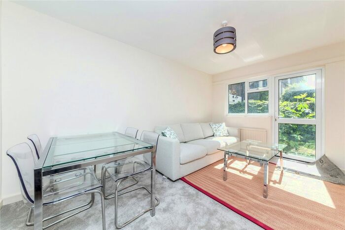 2 Bedroom Flat To Rent In St. Georges Drive, London, SW1V