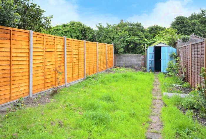 6 Bedroom Terraced House To Rent In Chestnut Grove, Balham, London, SW12