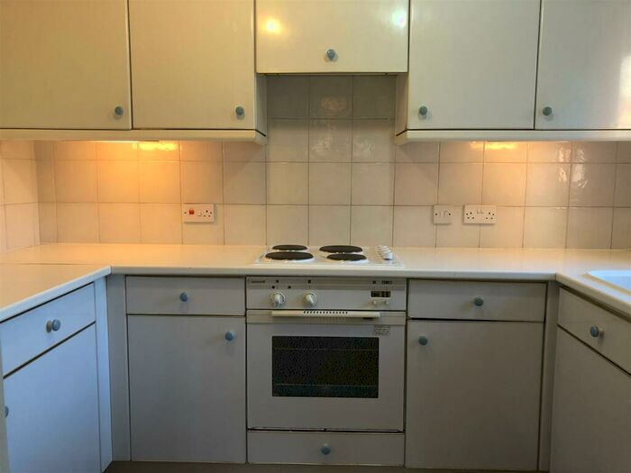 1 Bedroom Apartment To Rent In Queens Road, Hendon, London, NW4