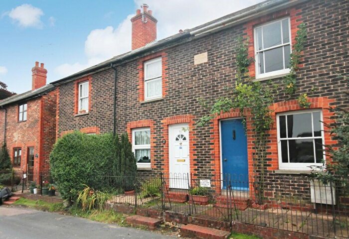 2 Bedroom Terraced House To Rent In Furlong Road, Westcott, RH4