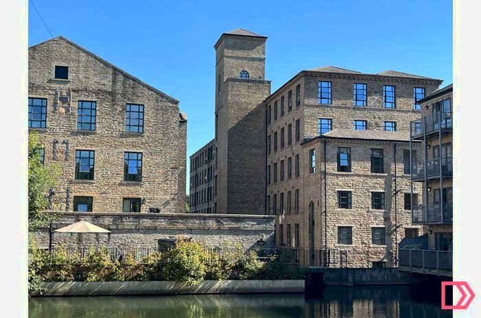 3 Bedroom Flat To Rent In Quarry Bank Mill, Huddersfield, West Yorkshire, HD3