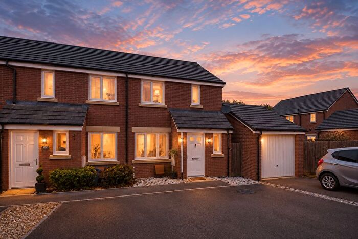 3 Bedroom End Terrace House For Sale In Knight Close, Monkton Heathfield, Taunton, TA2