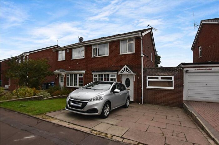 3 Bedroom Semi-Detached House For Sale In Thimble Close, Hursthead, Rochdale, Greater Manchester, OL12