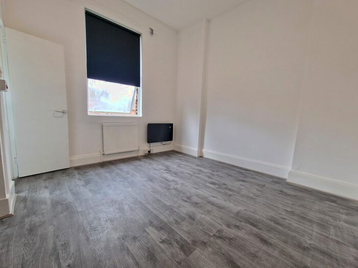 Studio To Rent In Craven Park, London, NW10