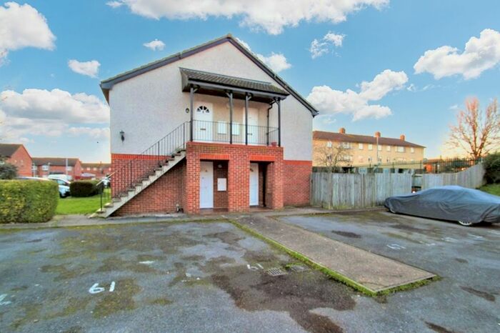 Studio To Rent In Lowdell Close, Yiewsley, West Drayton, Middlesex, UB7