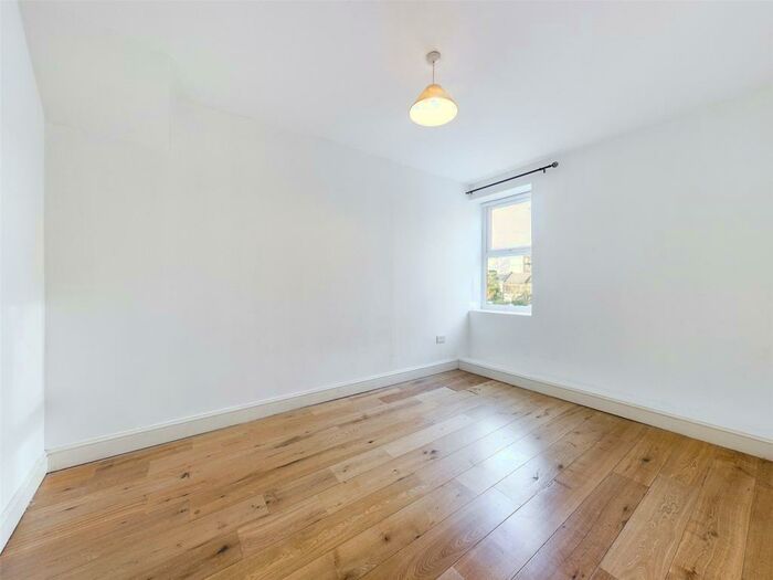 1 Bedroom Flat To Rent In Hoe Street, London, E17