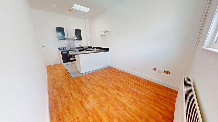 1 Bedroom Flat To Rent In Western Road, Hove, BN3