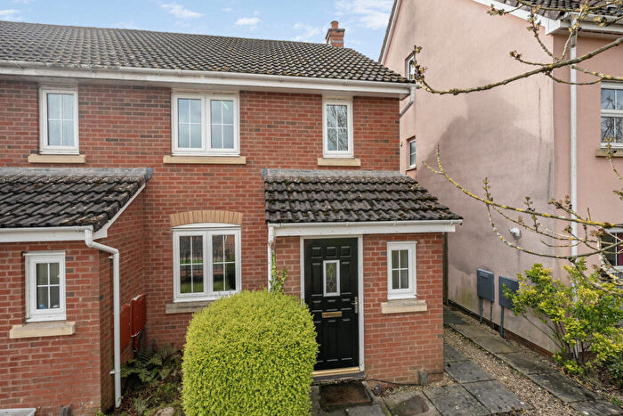 3 Bedroom Semi Detached House For Sale In Oakfields, Tiverton, Devon, EX16