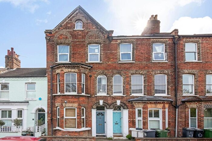 2 Bedroom Apartment To Rent In Milkwood Road, Herne Hill, London, SE24