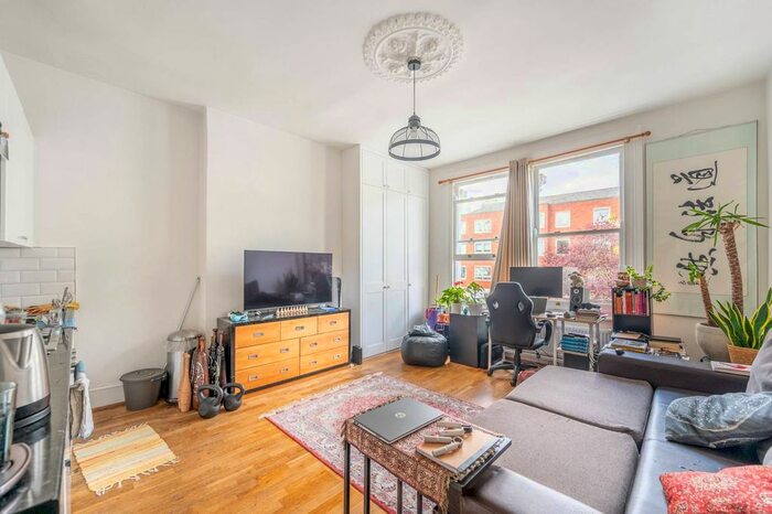 1 Bedroom Flat To Rent In Highlever Road, North Kensington, London, W10