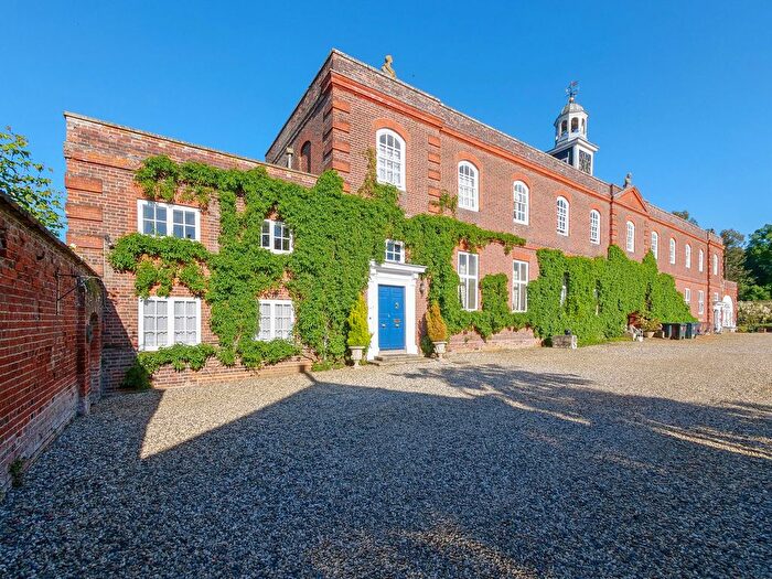 5 Bedroom Country House For Sale In Shortgrove Estate, Saffron Walden, CB11