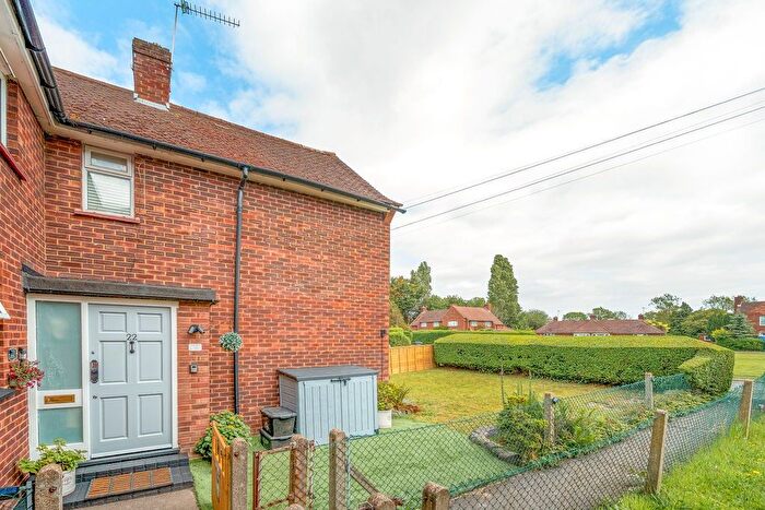 2 Bedroom Detached House For Sale In Withycroft, George Green, SL3