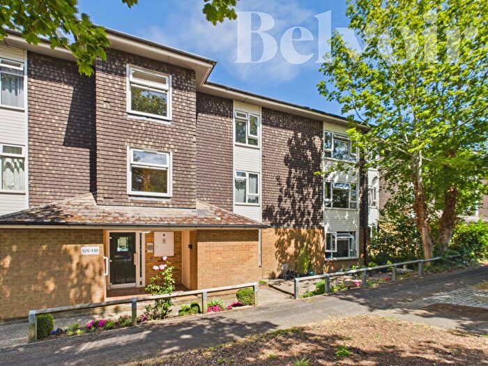 2 Bedroom Flat To Rent In Melrose Walk, Popley, Basingstoke, RG24