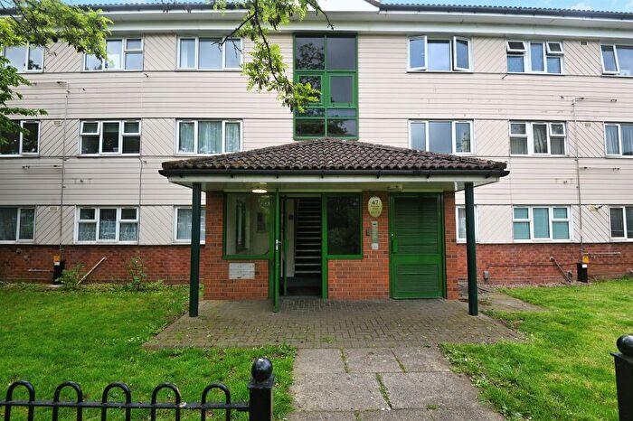 2 Bedroom Flat For Sale In Prestwick Road, Birmingham, B35