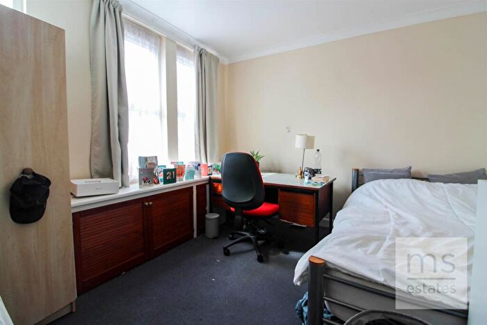 1 Bedroom End Of Terrace House To Rent In £pppw Warwick Street, Dunkirk, Nottingham, NG7