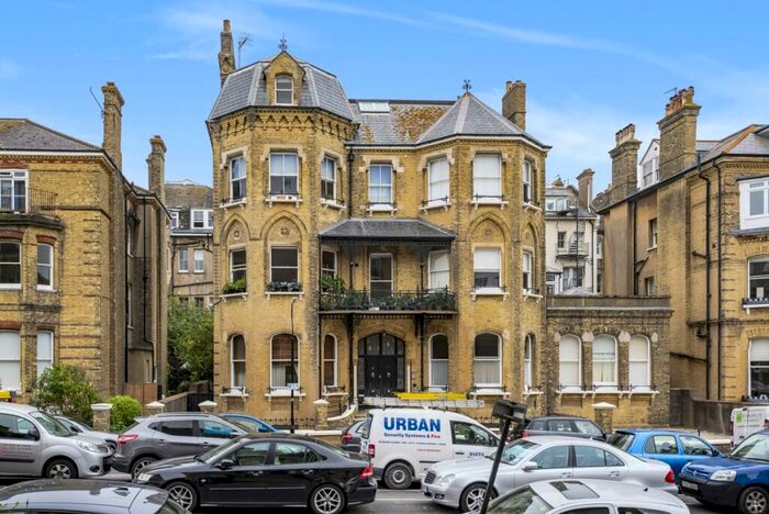 2 Bedroom Apartment To Rent In Second Avenue Hove, BN3