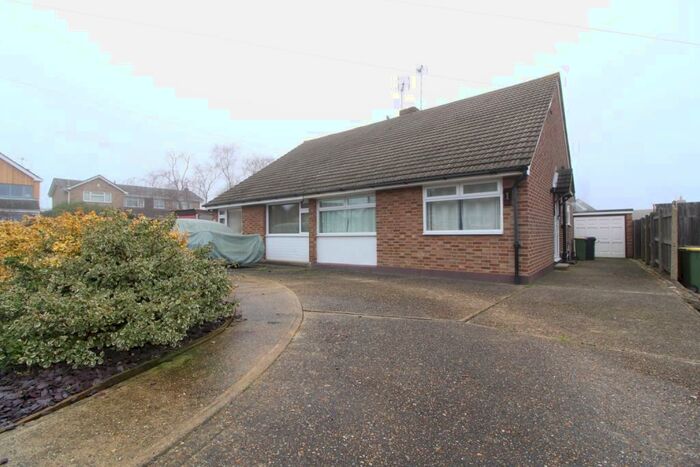 3 Bedroom Semi-Detached Bungalow To Rent In Exmouth Drive, Rayleigh, Essex, SS6