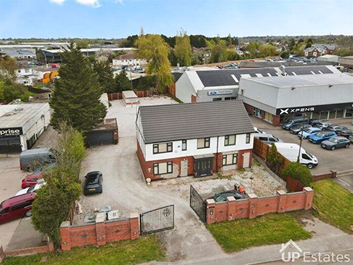 6 Bedroom Detached House For Sale In Watling Street, Hinckley, LE10