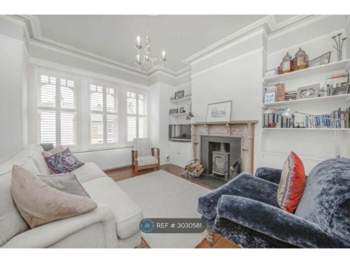 3 Bedroom Maisonette To Rent In Mantilla Road, London, SW17