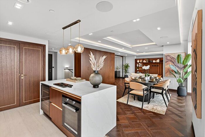 2 Bedroom Flat For Sale In The Penthouse, Viadux, Deansgate, Manchester, M1