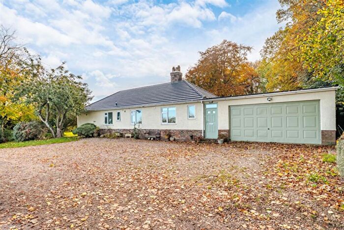 4 Bedroom Detached Bungalow To Rent In Haselbech Hill, Haselbech, NN6