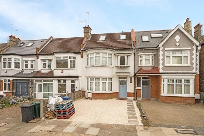 2 Bedroom Flat To Rent In Queens Avenue, Finchley, N3