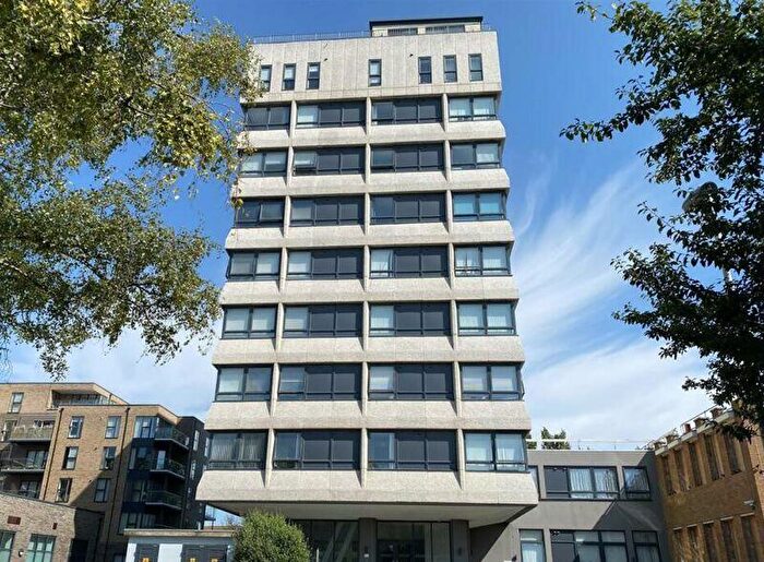 1 Bedroom Flat For Sale In The Causeway, Worthing, BN12