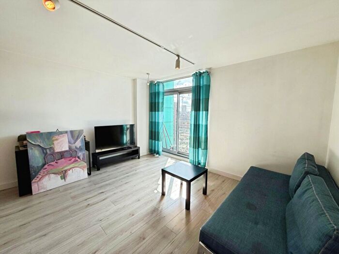 2 Bedroom Flat To Rent In Manor Mills, Ingram Street, Leeds, LS11