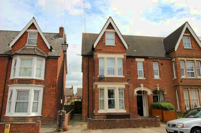 Studio To Rent In St Michaels Road, MK40