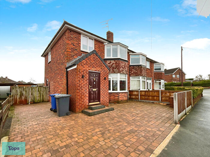 3 Bedroom Semi Detached House For Sale In Cedar Road, Doncaster, DN4