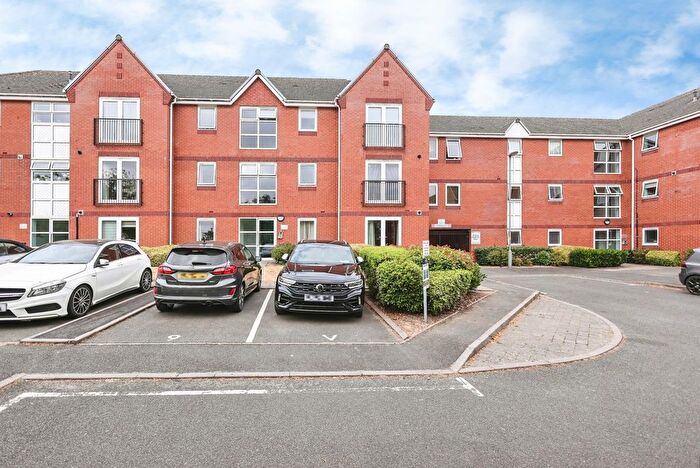 2 Bedroom Flat For Sale In School Close, Northfield, Birmingham, West Midlands, B31
