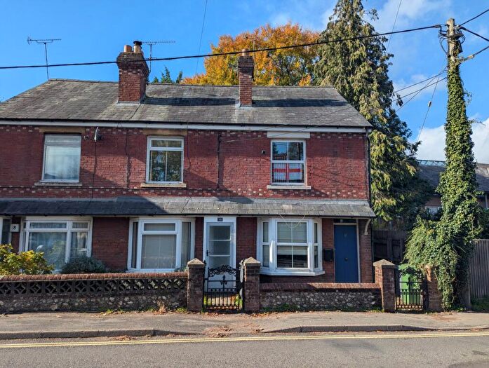 3 Bedroom Terraced House To Rent In Jacklyns Lane, Alresford, Hampshire, SO24