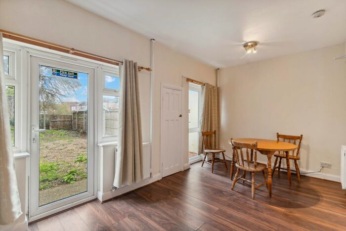 5 Bedroom Detached House To Rent In Tivoli Road, London, SE27