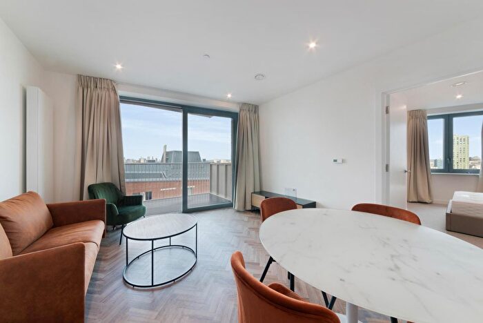 1 Bedroom Flat To Rent In Skyline Apartments, Three Waters, London, E3