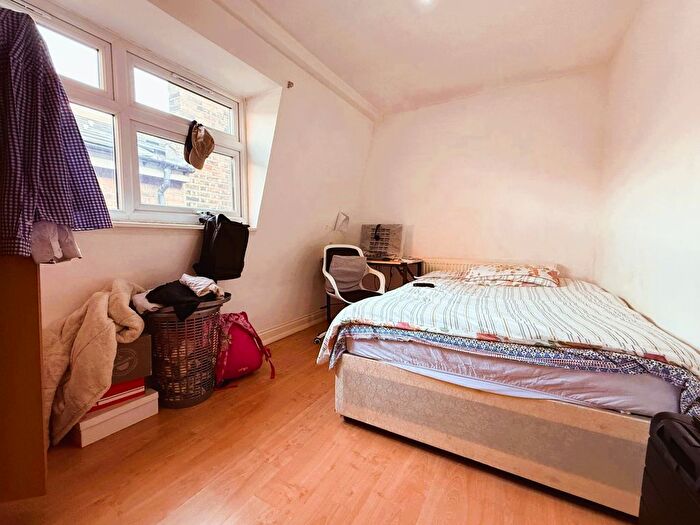 2 Bedroom Flat To Rent In Brooksby's Walk, London, E9
