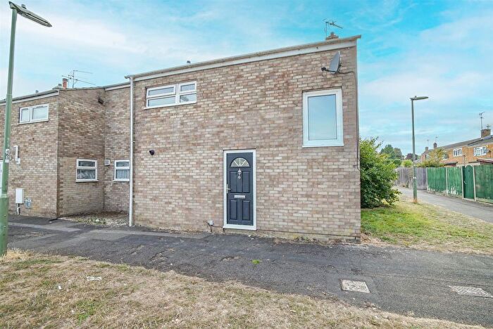 3 Bedroom End Of Terrace House To Rent In Woolford Way, Basingstoke, RG23