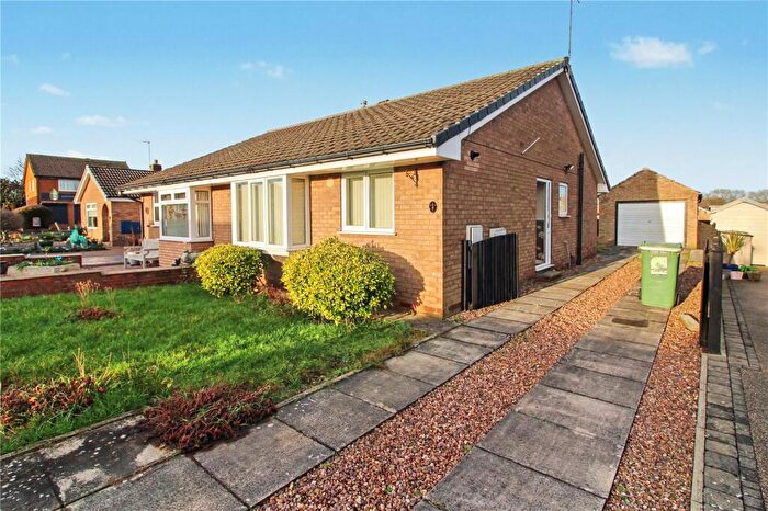 2 Bedroom Bungalow For Sale In Ravensworth Close, Leeds, West Yorkshire, LS15
