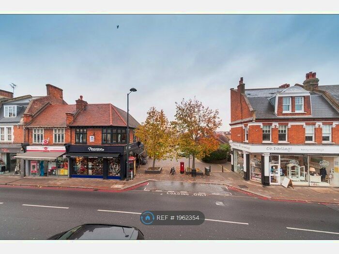 Studio To Rent In Upper Richmond Road West, London, SW14