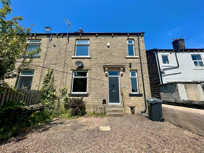 2 Bedroom Semi-Detached House To Rent In Harbour Road, Wibsey, Bradford, BD6
