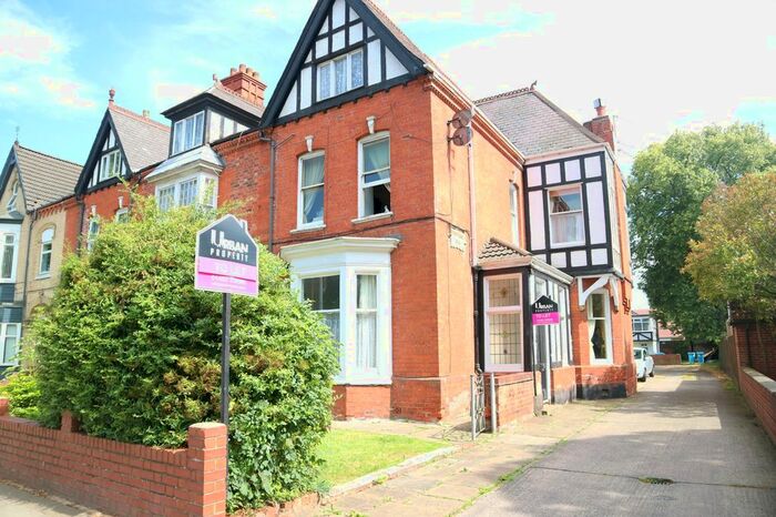 2 Bedroom Flat To Rent In Holderness Road, Hull, North Humberside, HU9