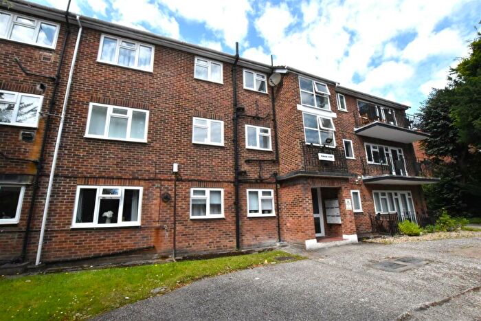 2 Bedroom Flat To Rent In Wisdom Court, RG30