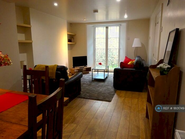 1 Bedroom Flat To Rent In St. James Lane, Winchester, SO22