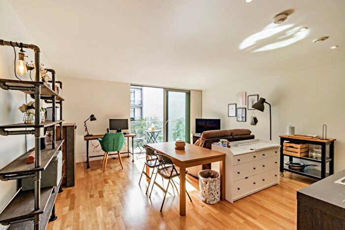 1 Bedroom Flat For Sale In Highbury Stadium Square, London, N5