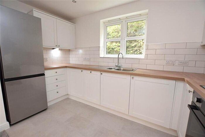 2 Bedroom Apartment To Rent In Montgomery Avenue, Leeds, LS16