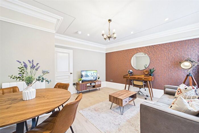 1 Bedroom Flat To Rent In The Forbury, Reading, Berkshire, RG1